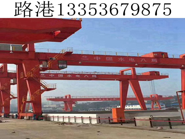 双梁全包箱龙门吊 双梁全包箱龙门吊