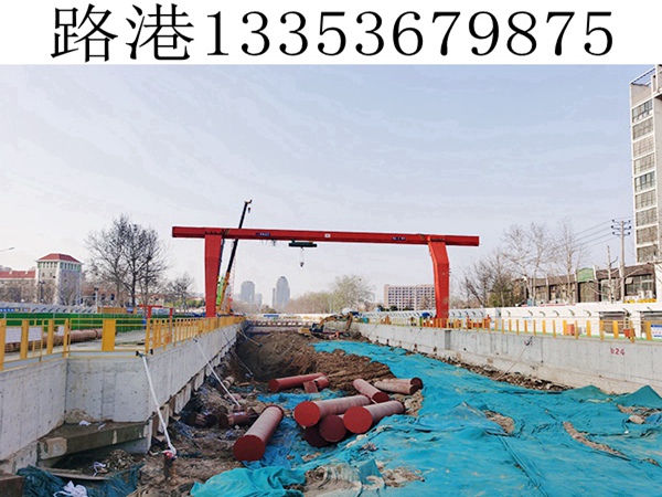 35T全包箱龙门吊 35T全包箱龙门吊